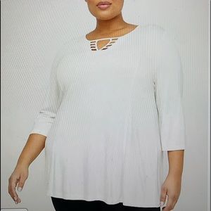 Shirt. Top. 3/4 Length Sleeves. 2XWP